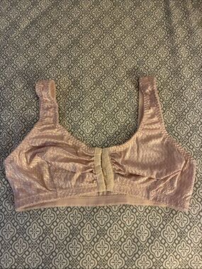 Front-Closure Wireless Bra in Blush Pink — Soft Support